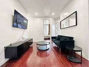 Crown Heights Room, HDTV, 24 min to Manhattan #537, Unit 2R in Brooklyn, NY - Building Photo - Building Photo