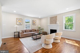 2108 S Dinwiddie St in Arlington, VA - Building Photo - Building Photo
