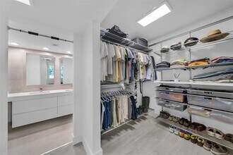3611 Oaks Clubhouse Dr in Pompano Beach, FL - Building Photo - Building Photo