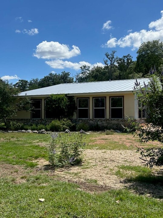 212 Lange Ravine in Hunt, TX - Foto de edificio