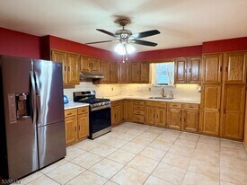 82 Elm St, Unit 2 in Newark, NJ - Building Photo