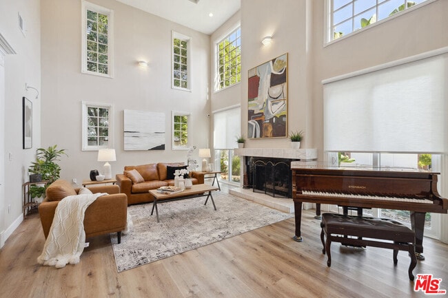 property at 4415 Dulcinea Ct