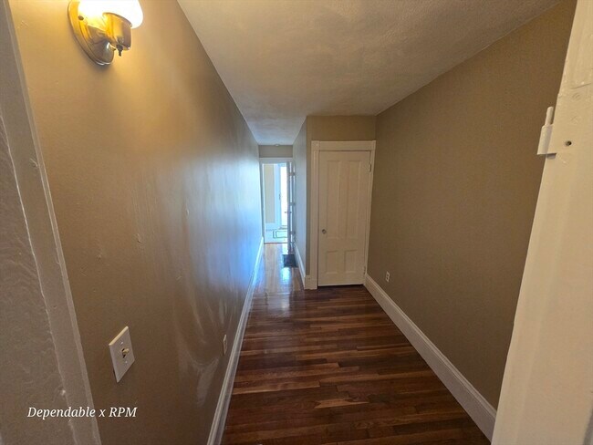 234 Nahatan St in Norwood, MA - Building Photo - Building Photo