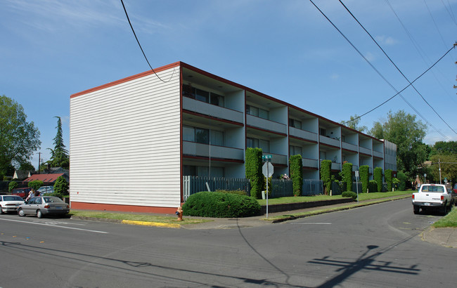 Executive Plaza in Corvallis, OR - Building Photo - Building Photo