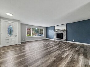 30205 7th Ave S in Federal Way, WA - Building Photo - Building Photo