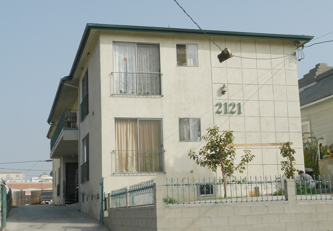 2121 W Court St in Los Angeles, CA - Foto de edificio - Building Photo