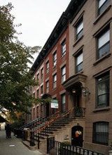 Manor 82 in New York, NY - Building Photo - Building Photo