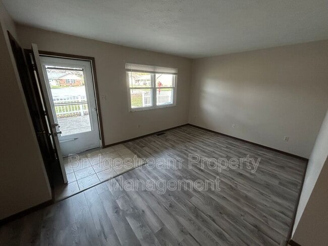 60 Candlewood Ct in Germantown, OH - Building Photo - Building Photo