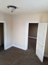 1108 W Wall St in Janesville, WI - Building Photo - Building Photo