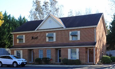 919A Lakeview Ave in Colonial Heights, VA - Building Photo - Building Photo