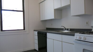 1737 Chislett St in Pittsburgh, PA - Building Photo - Building Photo