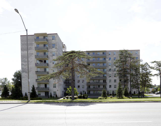 Cedarwood Court in Barrie, ON - Building Photo - Building Photo