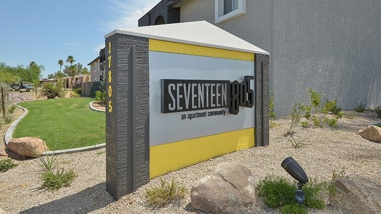 17805 N 40th St in Phoenix, AZ - Building Photo