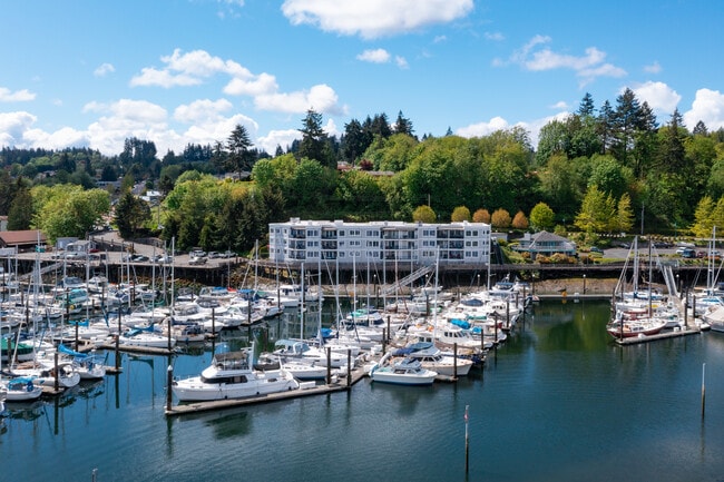 3889 Harborview Dr in Gig Harbor, WA - Foto de edificio - Building Photo