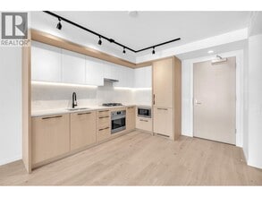 5189 Earles St in Vancouver, BC - Building Photo - Building Photo