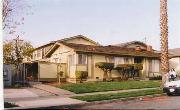 3233 Rockport Ave in San Jose, CA - Building Photo