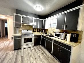 1502 Ridge Ave in Daytona Beach, FL - Building Photo - Building Photo