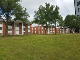 650 Summit Dr, Unit 12 in Fairmont, MN - Building Photo