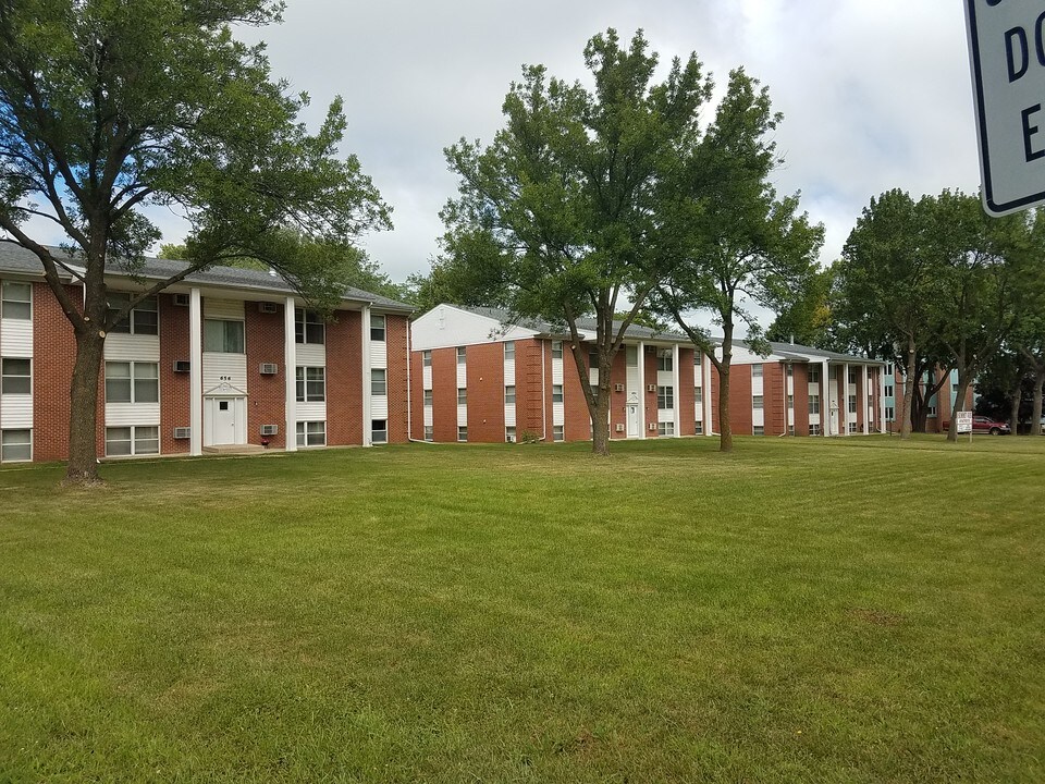 650 Summit Dr, Unit 12 in Fairmont, MN - Building Photo