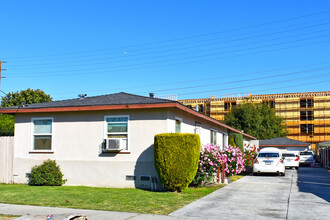 9101 Margaret St in Downey, CA - Building Photo - Building Photo