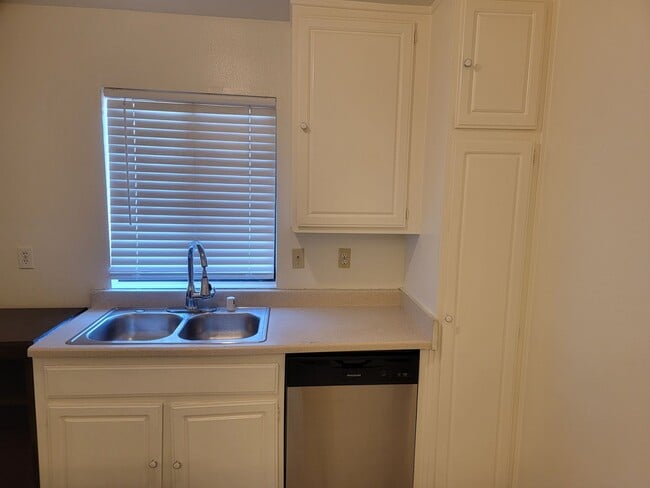 5115 Bandera St in Montclair, CA - Building Photo - Building Photo
