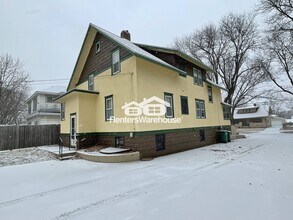 826 1st St NW in Rochester, MN - Building Photo - Building Photo