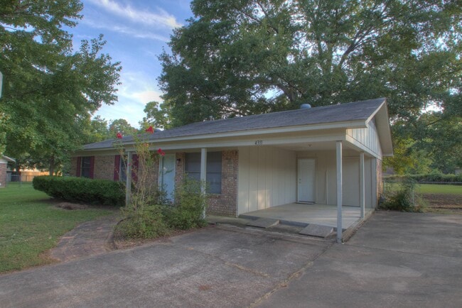 4311 Marcell Cir W in Texarkana, TX - Building Photo - Building Photo