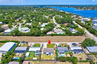 5810 Tucker Rd in Jupiter, FL - Building Photo - Building Photo