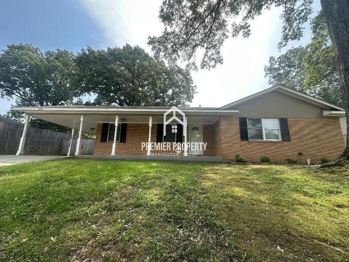 2818 N Star Dr in Bartlett, TN - Building Photo