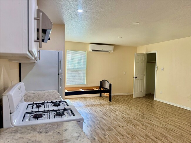 property at 711 Hahlo St