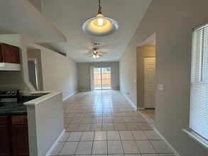 8300 Country Walk Dr in Pensacola, FL - Building Photo - Building Photo