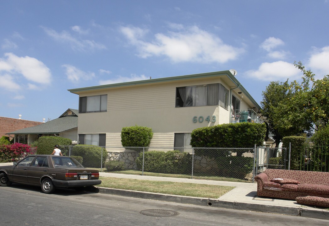 6043 Barton Ave in Los Angeles, CA - Foto de edificio