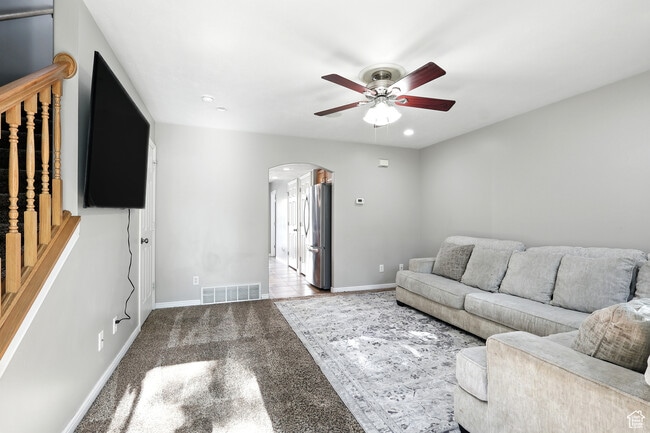 123 Penhurst Pl in Logan, UT - Building Photo - Building Photo