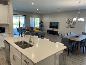 4674 CRESTPOINT Wy in Palmetto, FL - Building Photo - Building Photo