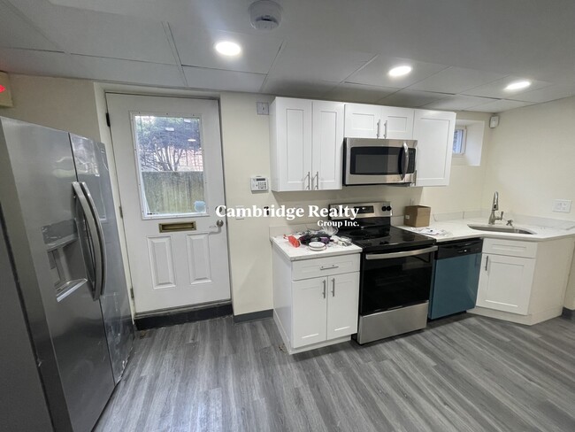 357 Cambridge St, Unit B