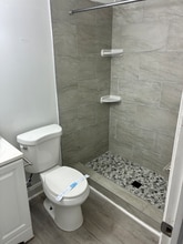 820 N Lakewood Ave in Baltimore, MD - Foto de edificio - Building Photo