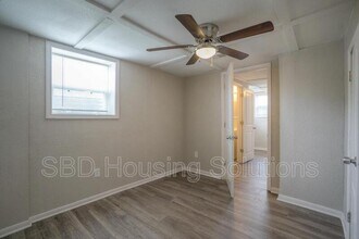 513 Maier Dr in Belton, MO - Foto de edificio - Building Photo