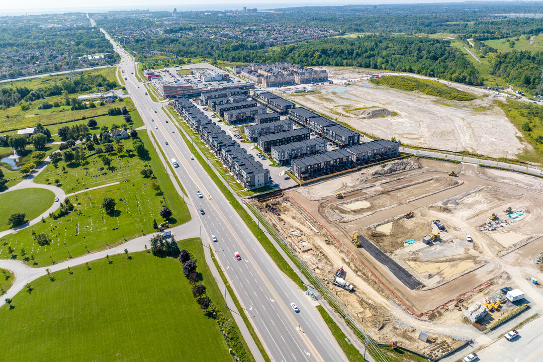 Park District Townhomes in Pickering, ON - Building Photo