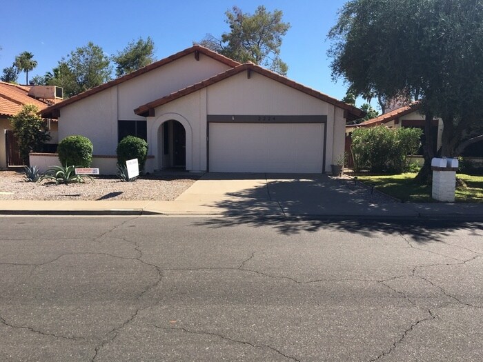 2224 S Catarina in Mesa, AZ - Building Photo