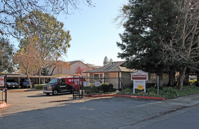 Plumwood Apartments in Sacramento, CA - Foto de edificio - Building Photo