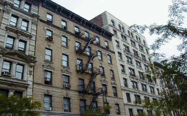 247 W 109th St in New York, NY - Building Photo