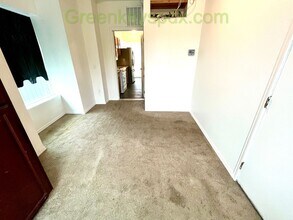 508 SE Walnut St in Hillsboro, OR - Building Photo - Building Photo