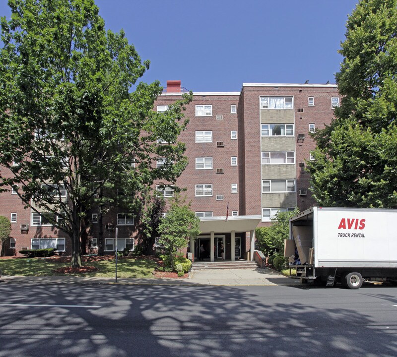 Wincenter Condominium in Fort Lee, NJ - Foto de edificio