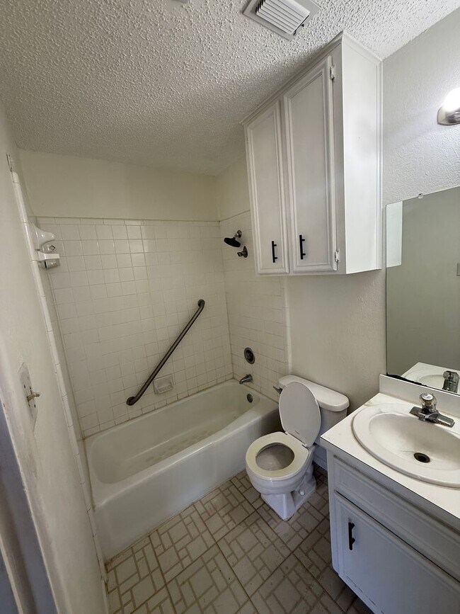 1610 28th St in Lubbock, TX - Building Photo - Building Photo