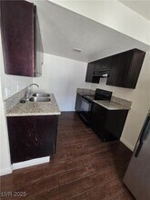 2626 Lynnwood St in Las Vegas, NV - Building Photo - Building Photo