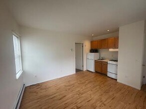 17 Fairview St in Huntington, NY - Building Photo - Building Photo