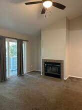 150 Reflections Dr, Unit Apartment 25 in San Ramon, CA - Building Photo - Building Photo