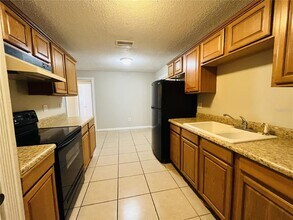 829 W Carole St in Lakeland, FL - Foto de edificio - Building Photo