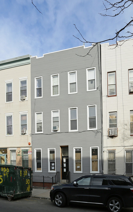 315 Melrose St in Brooklyn, NY - Building Photo