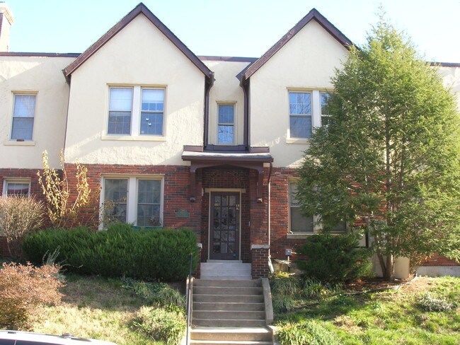 2425 Ontario Rd NW, Unit 2